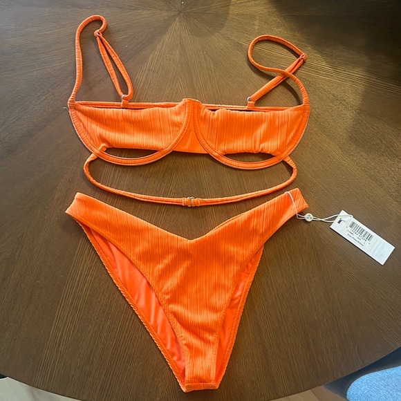 Frankie’s Enzo Plisse Ribbed Bikini - Picture 16 of 16